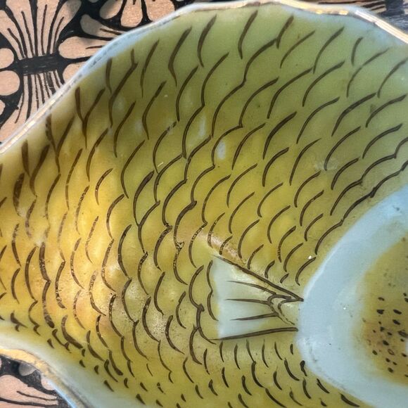 Set of 4 Vintage Fish Trinket Dishes Sushi Dish Tropical No chips - Picture 2 of 10